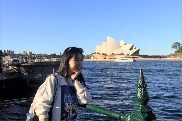 张航婧：获评“四川省最美女大学生”的全能女孩