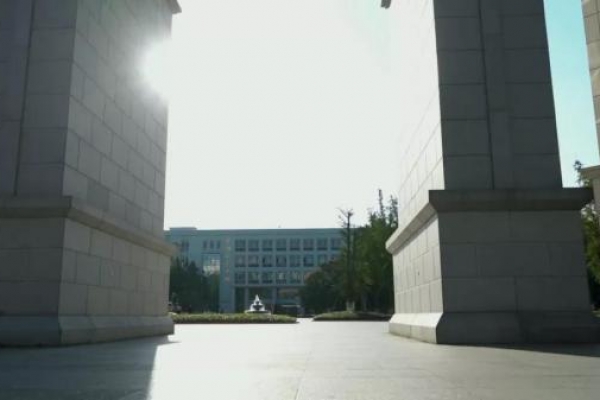 硬件手工焊、代码自己写，成电90后毕业生自制迷你电脑走红！
