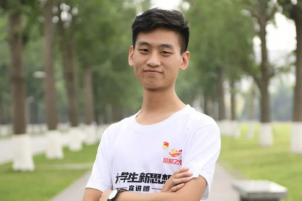 乘风破浪、一苇以航，他成为同学眼中的“六边形战士”