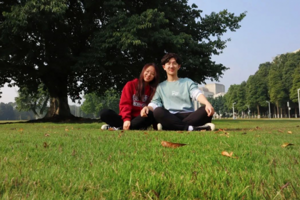 双双保研 电子科大这对学霸情侣太酷了！